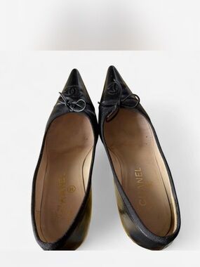 🦋CHANEL Black Pointed Toe Flats with Bow and CC Logo